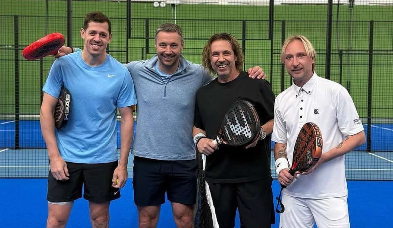 Евгений Малкин, Илья Ковальчук, Александр Мостовой и Евгений Плющенко после матча по падел-теннису. Фото: соцсети 