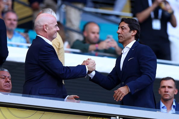 Руй Кошта и Джанни Инфантино. Photo by Chris Brunskill/Fantasista/Getty Images