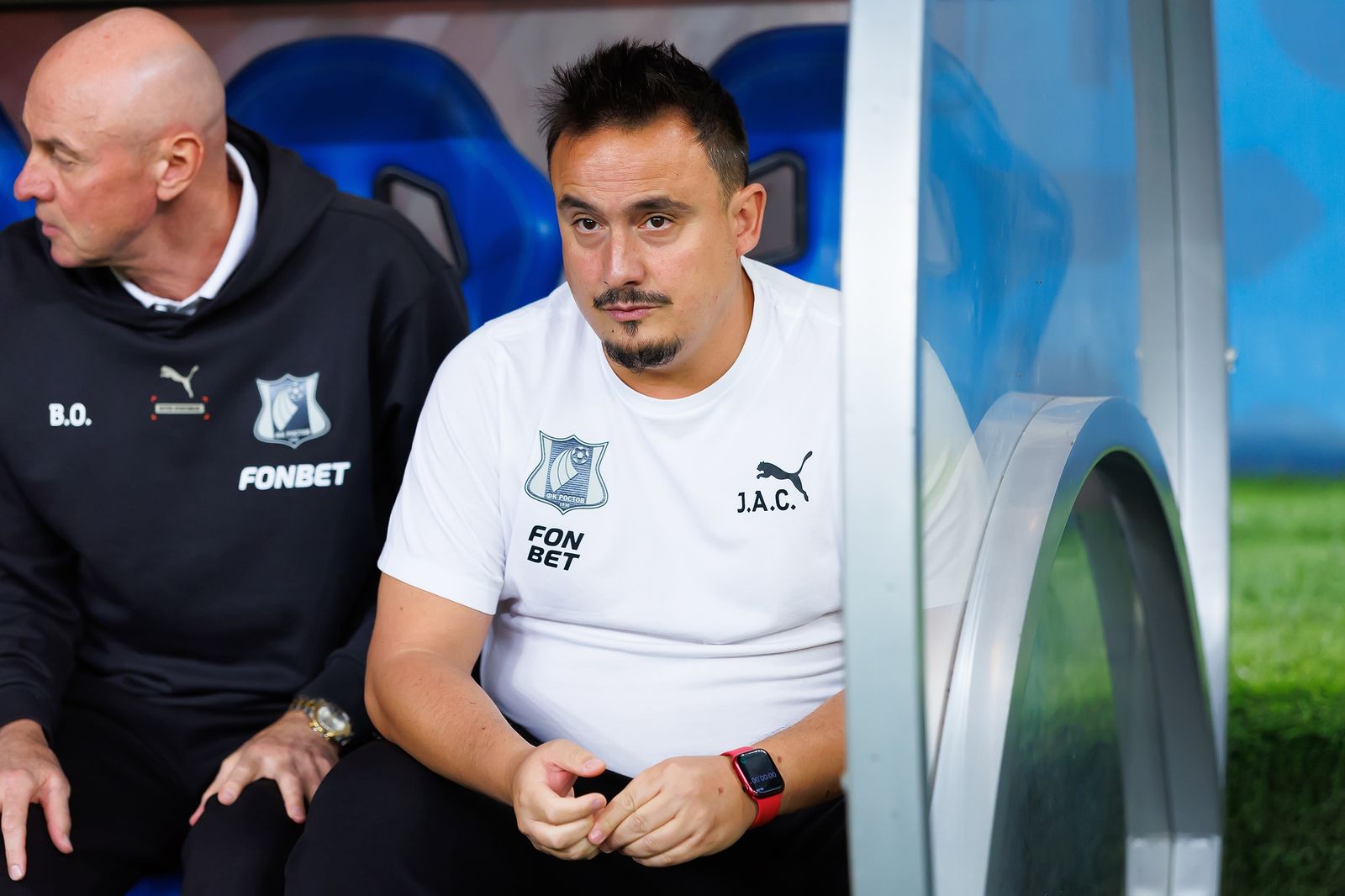 27 августа 2025 года. Главный тренер «Ростова» Джонатан Альба перед началом матча FONBET Кубка России с махачкалинским «Динамо» в Ростове-на-Дону. Фото: fc-rostov.ru