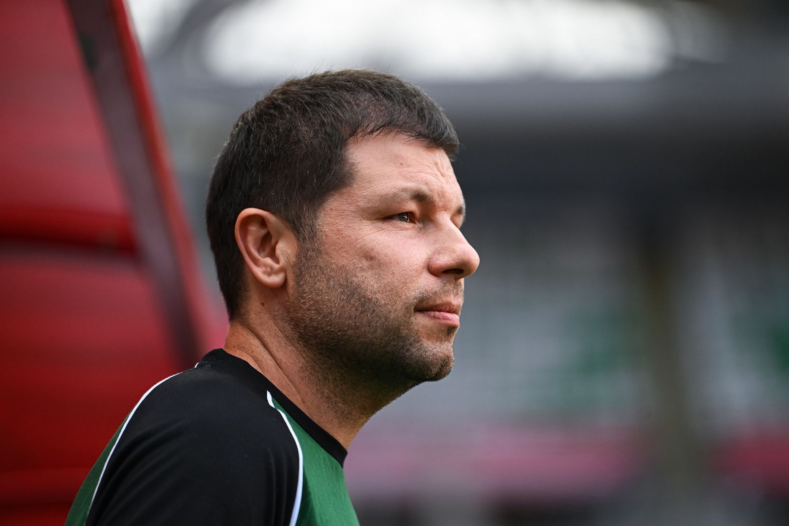 20 июля 2025 года. Главный тренер «Краснодара» Мурад Мусаев перед началом матча 1-го тура РПЛ с «Пари НН» в Казани. Фото: fckrasnodar.ru