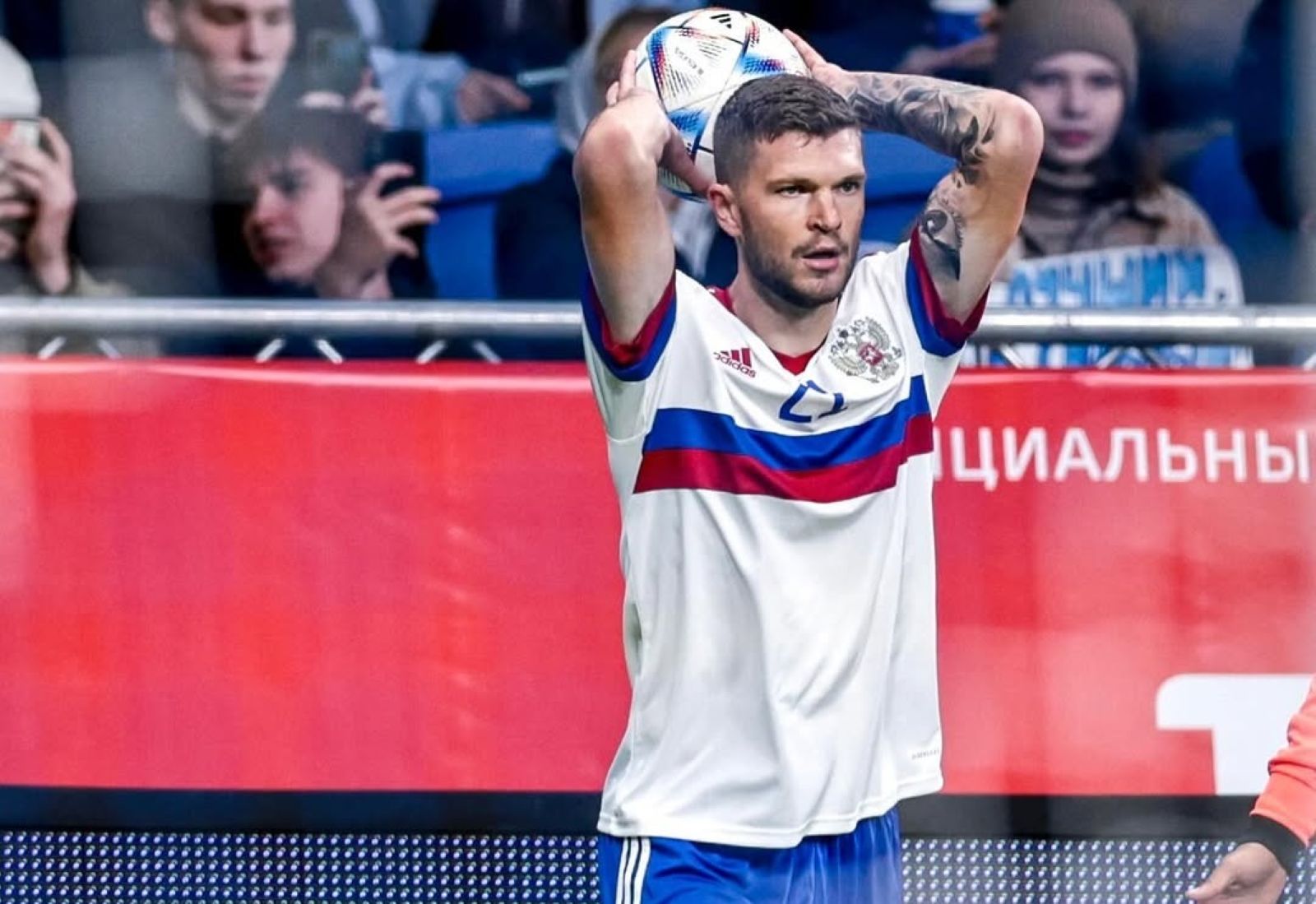 Евгений Харин в составе сборной России. Фото: РФС