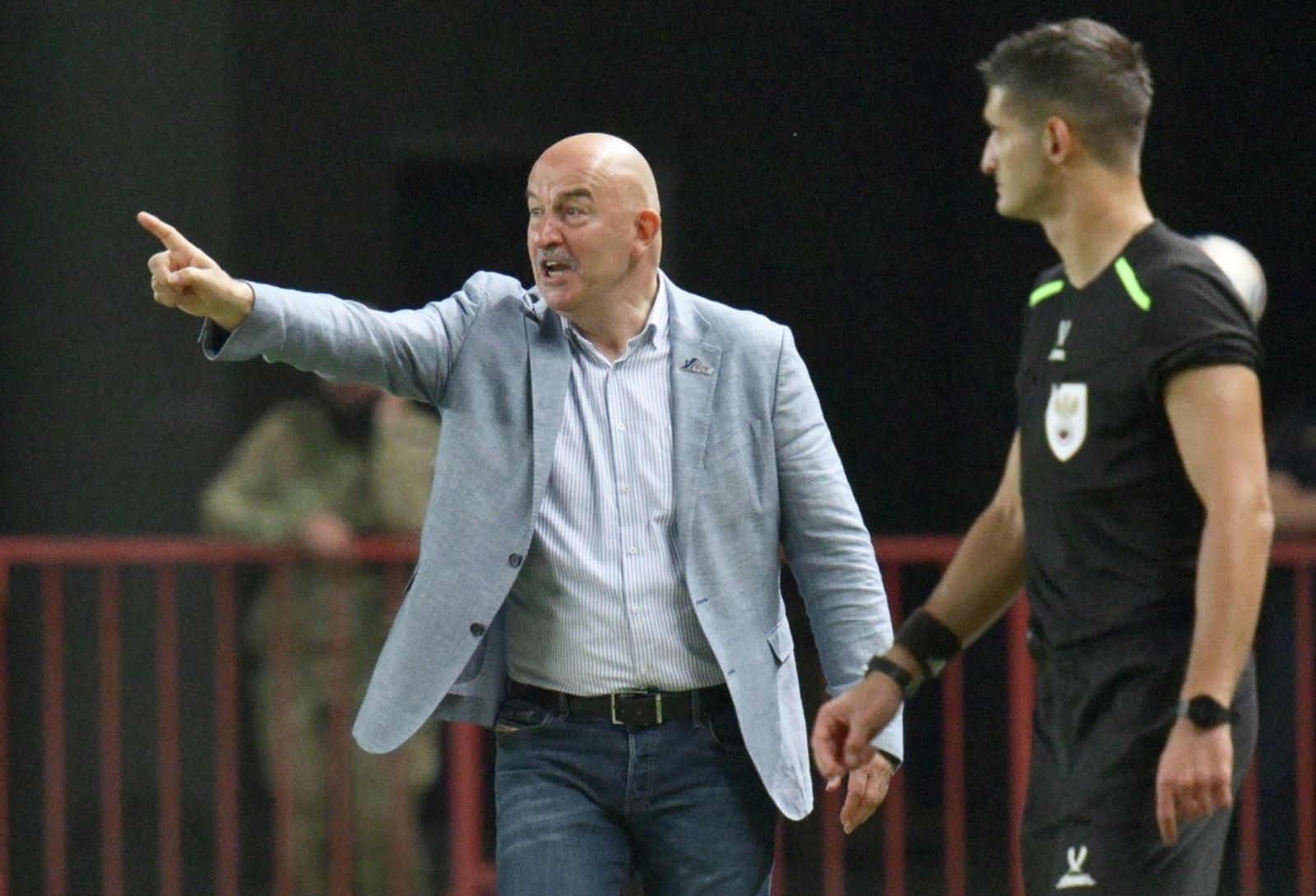 9 августа 2025 года. Главный тренер «Ахмата» Станислав Черчесов в матче 4-го тура РПЛ с «Зенитом» в Грозном. Фото: Алексей Даничев / РИА Новости ©