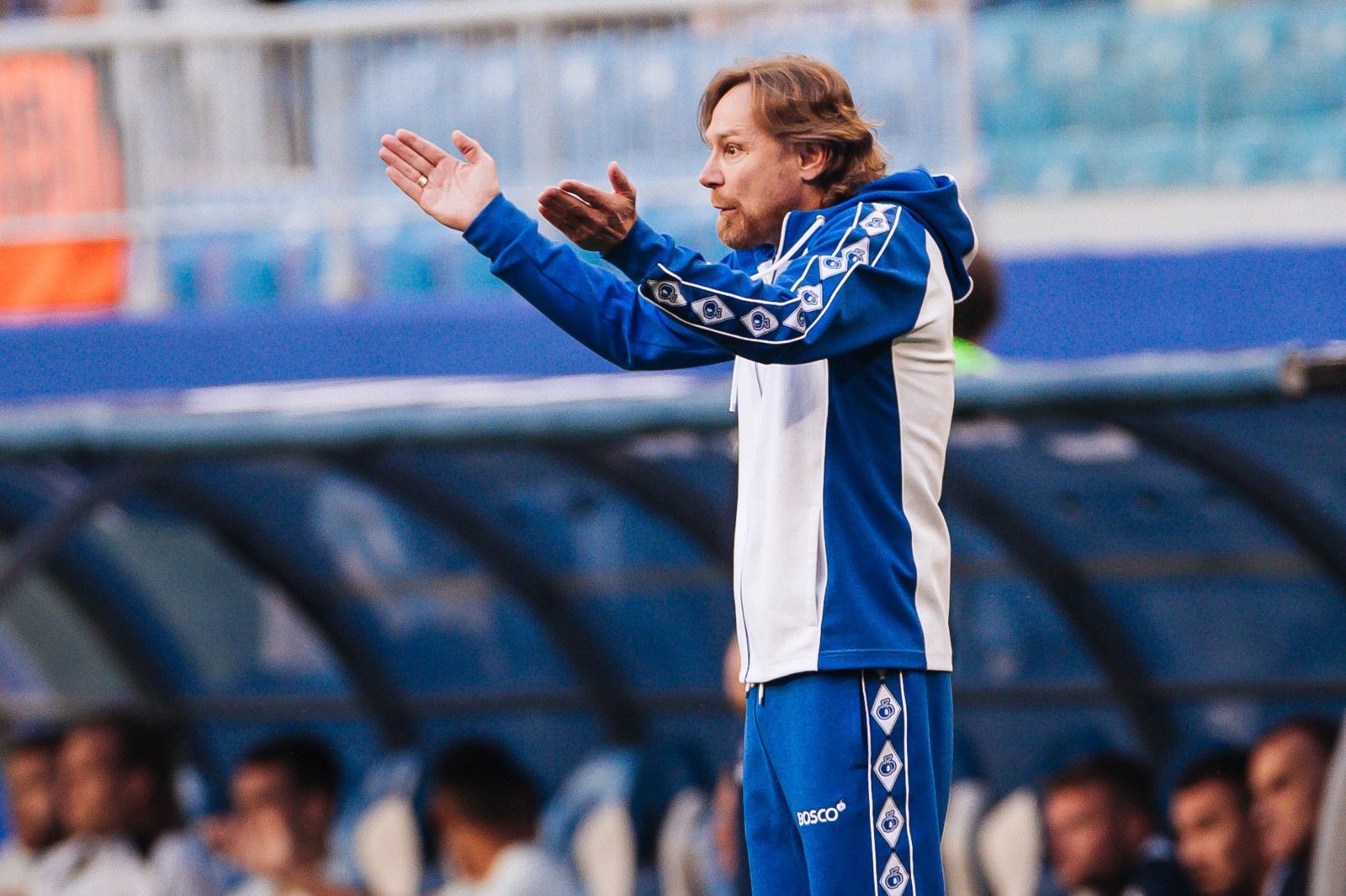 27 августа 2025 года. Главный тренер московского «Динамо» Валерий Карпин в матче FONBET Кубка России с «Крыльями Советов» в Самаре. Фото: fcdynamo.ru