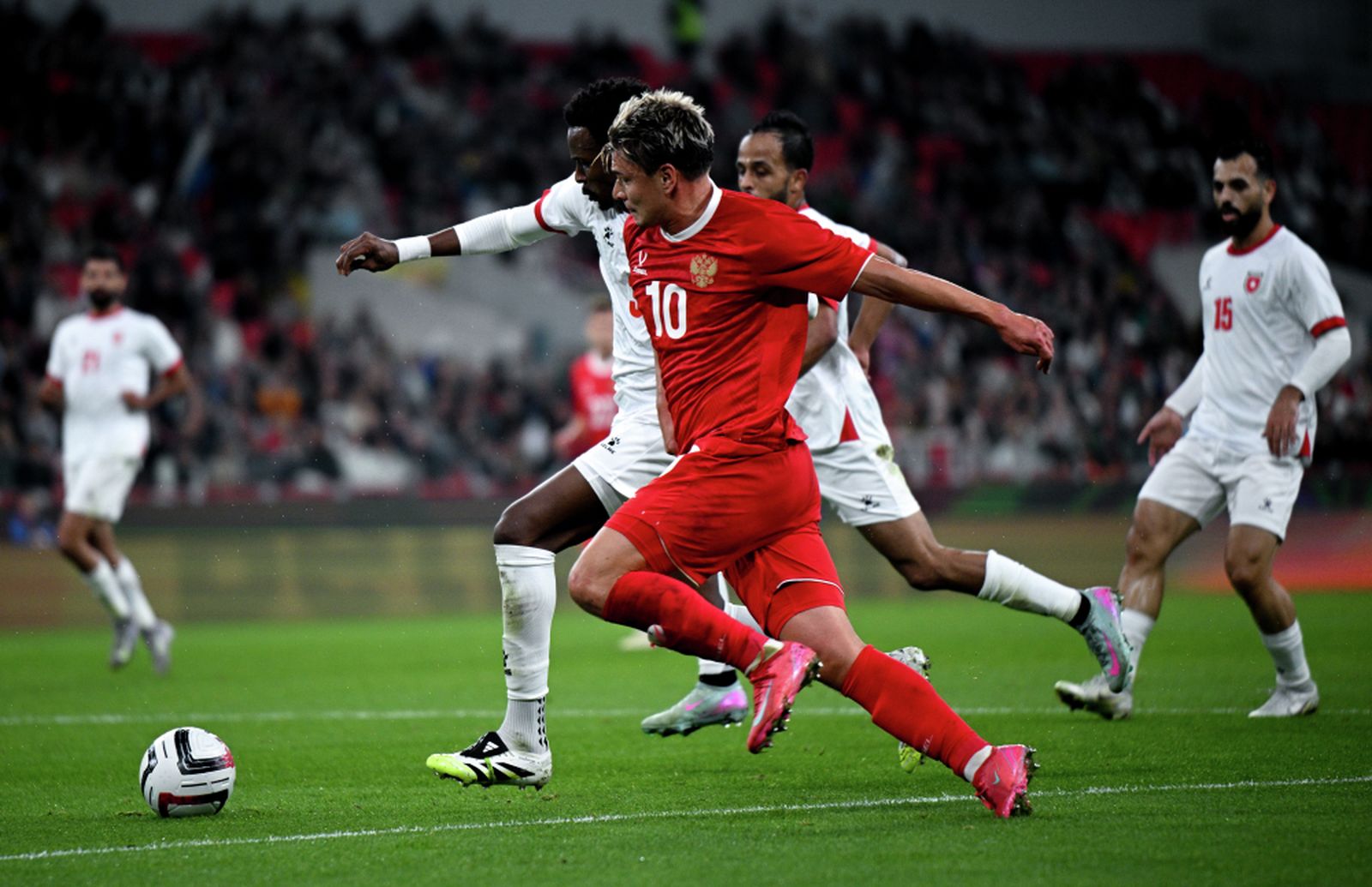 4 сентября 2025 года. Полузащитник сборной России Андрей Мостовой в товарищеском матче со сборной Иордании в Москве. Фото: Алексей Филиппов / РИА Новости ©