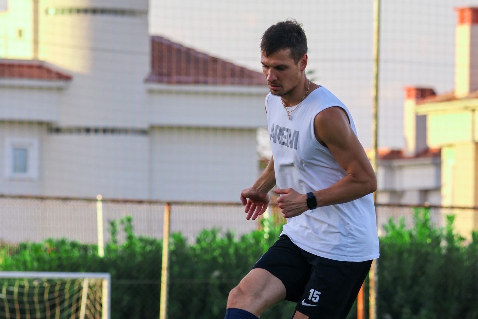 29 августа 2025 года. Дмитрий Тихий на тренировке «Серик Спора». Фото: serikbelediyespor.com