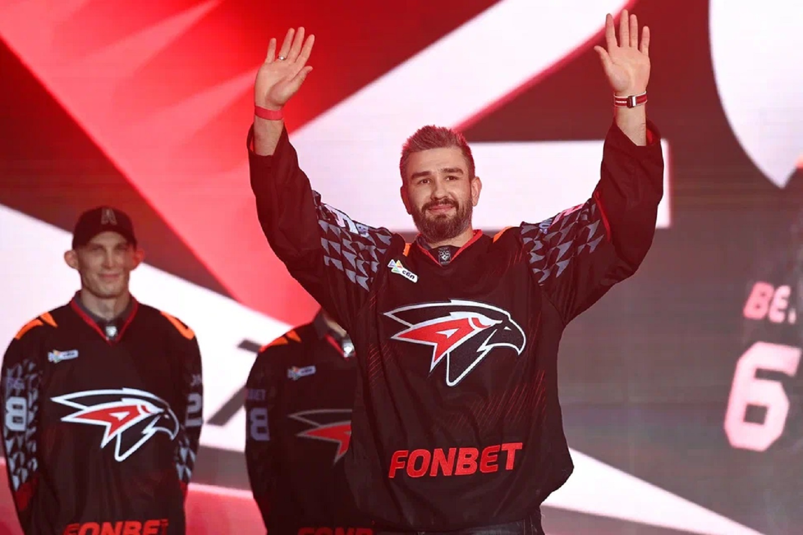 29 августа. Защитник ХК «Авангард» Вячеслав Войнов на Защитник «Авангарда» Вячеслав Войнов на презентации команды. Фото: hawk.ru