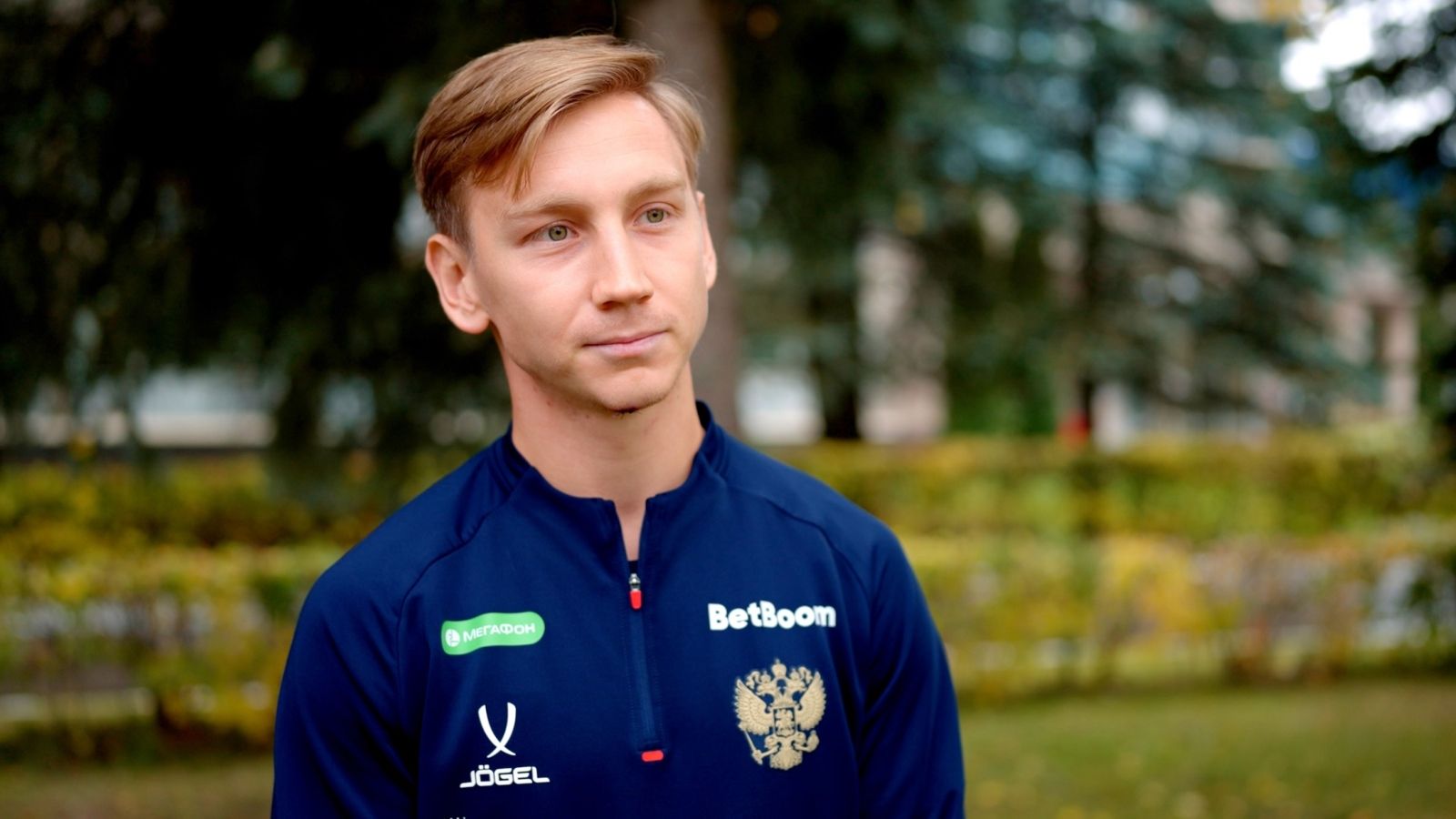 5 октября 2025 года. Полузащитник сборной России Наиль Умяров на базе в Новогорске. Фото: rfs.ru