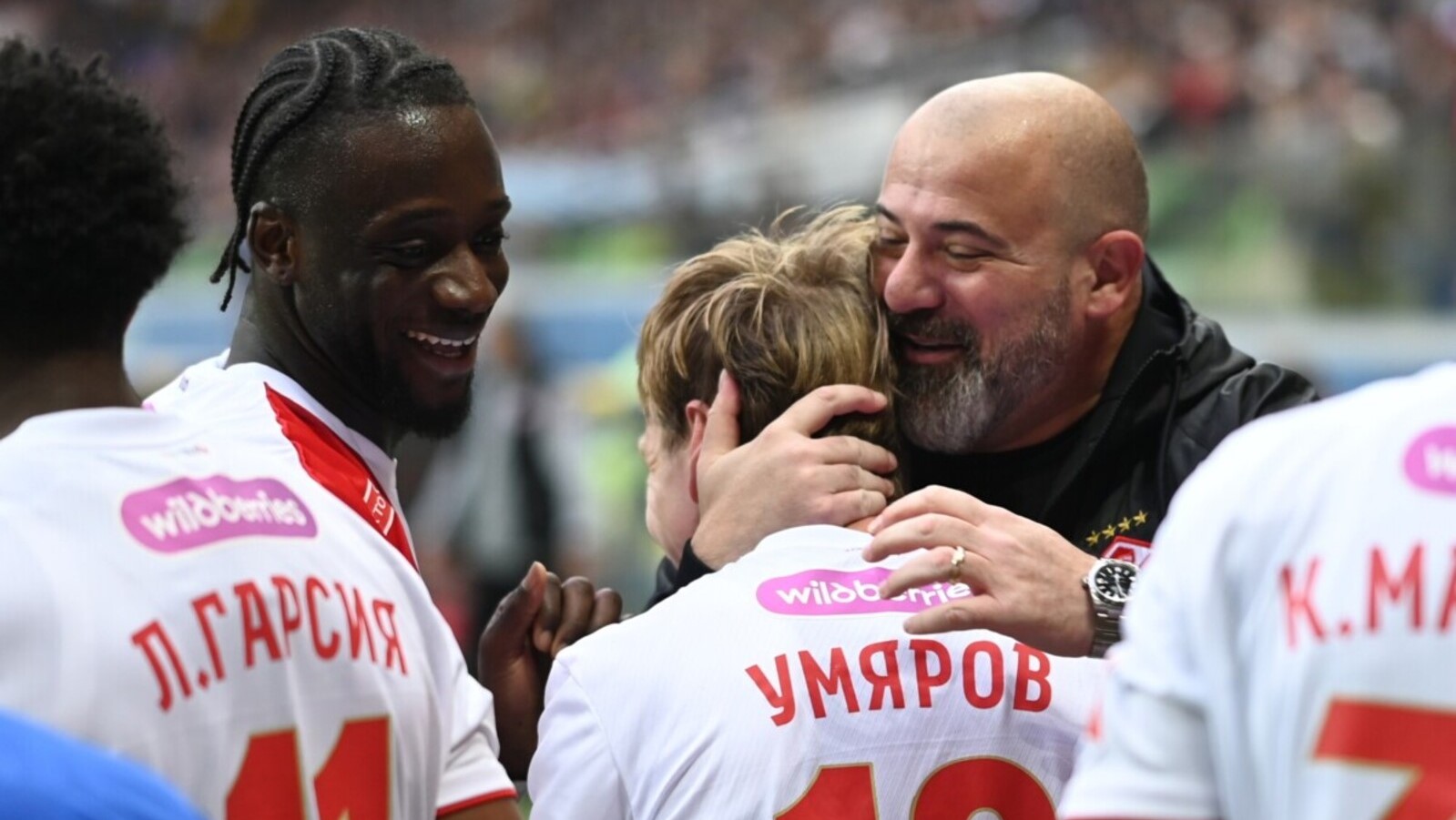 Наиль Умяров и Деян Станкович (в центре) / Фото: © РИА Новости / Сергей Пивоваров