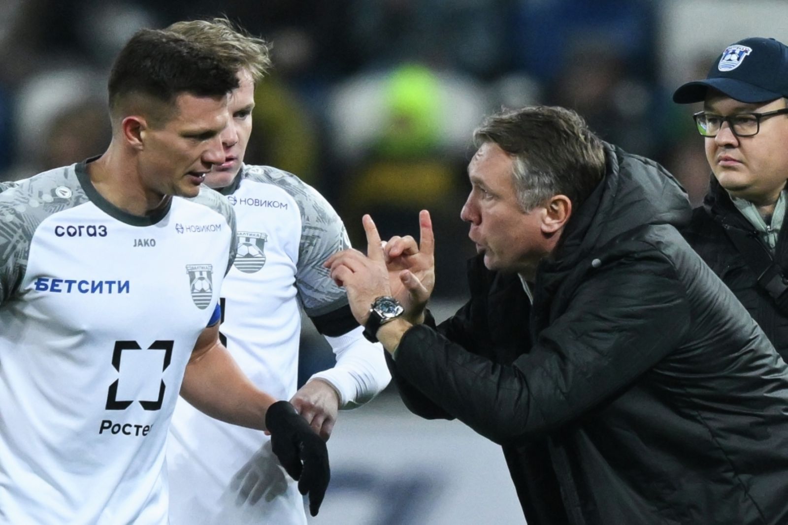 Главный тренер Андрей Талалаев (Балтика) в матче 15-го тура Российской Премьер-Лиги (РПЛ) в Калининграде. Фото: Андрей Шрамко / РИА Новости ©