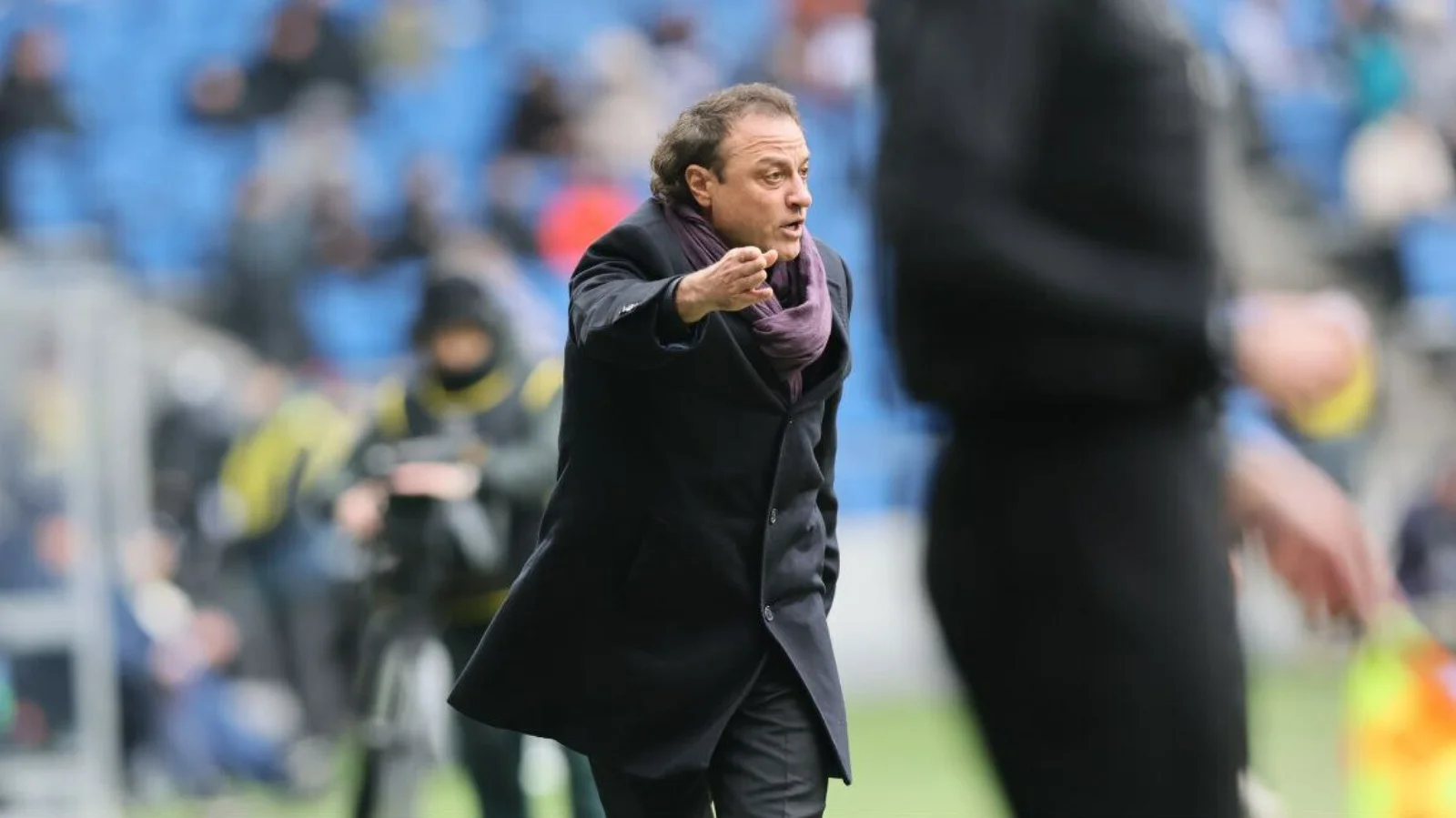 Главный тренер «Динамо» Ролан Гусев в матче с «Крыльями Советов» (4:0)